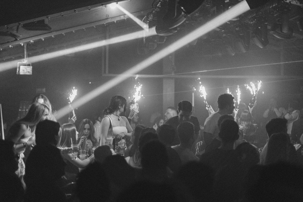 Day clubbing vs night clubbing